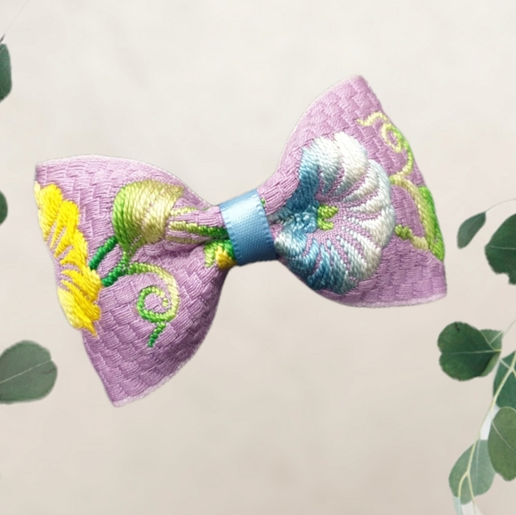 Bow - Picture 1 of 1